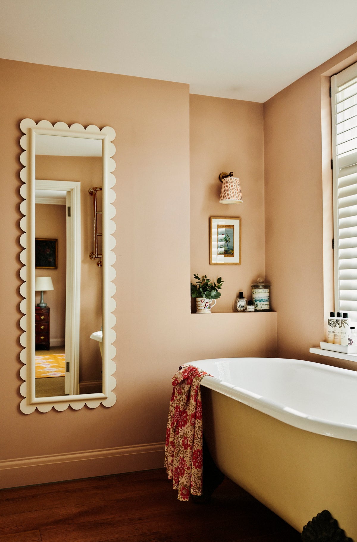 Long Scallop Mirror